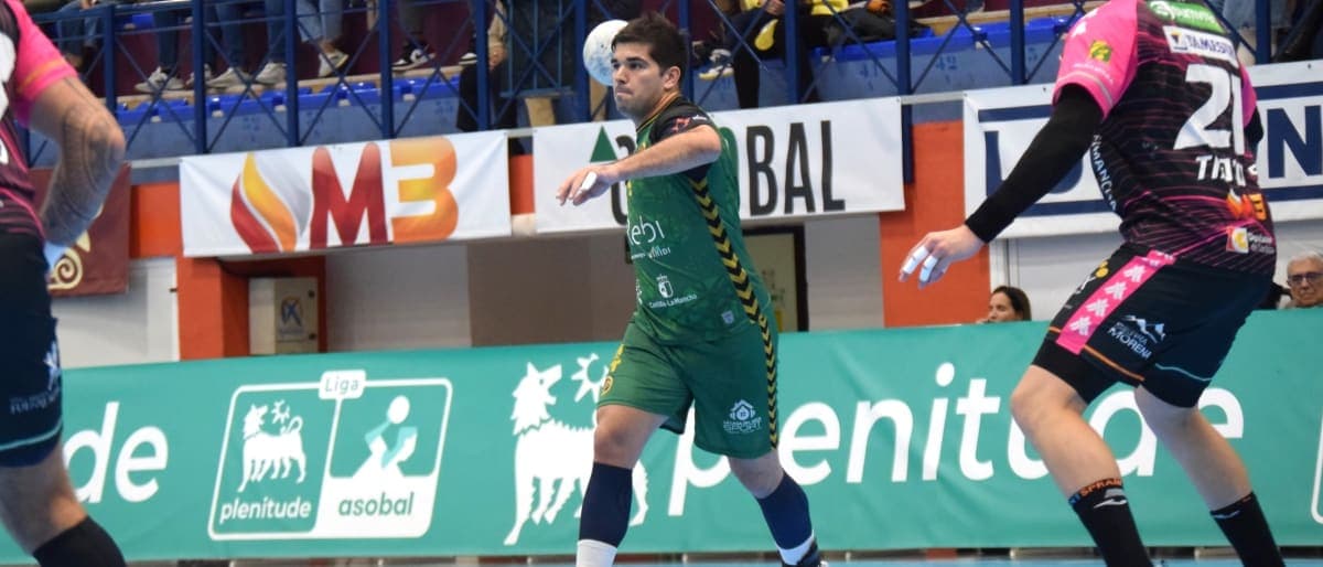 COMUNICADO OFICIAL: El central internacional Pablo Simonet, primer fichaje del Ángel Ximénez para la próxima temporada