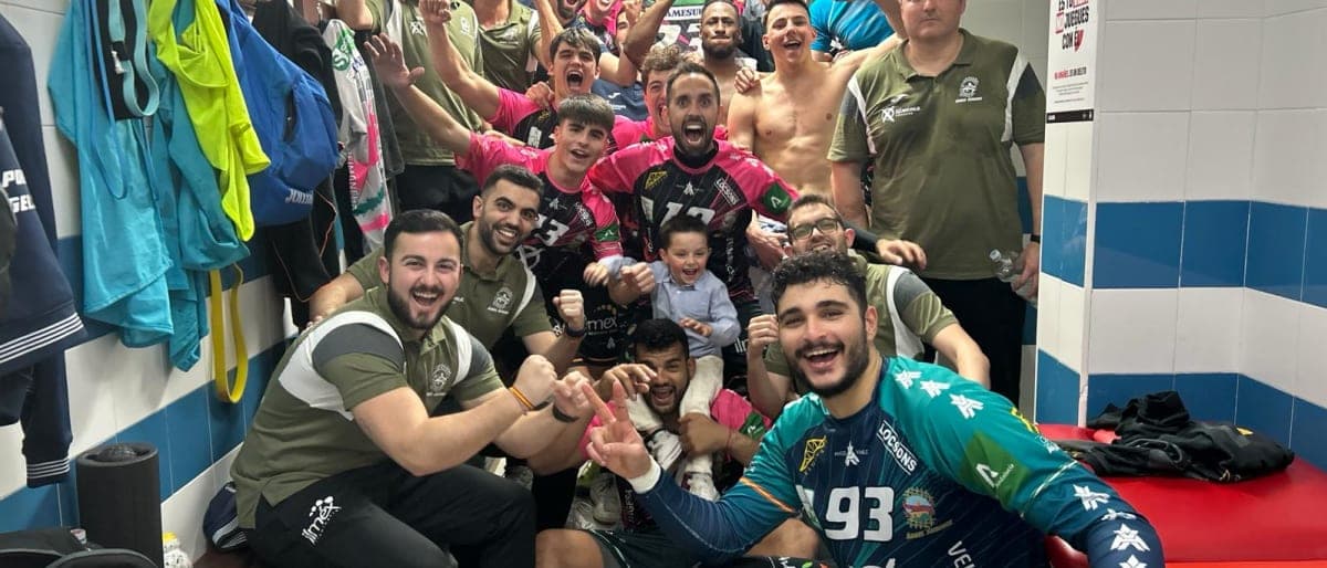 LIGA PLENITUDE: Un Ángel Ximénez mermado por las bajas logra una victoria de quilates sobre Bathco Torrelavega (32-28)