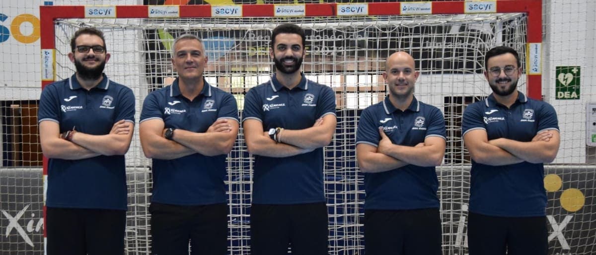 CLUB: Los pontaneses Agus Avilés y Juanje Leiva asumen los roles de segundo entrenador y preparador físico del equipo ASOBAL