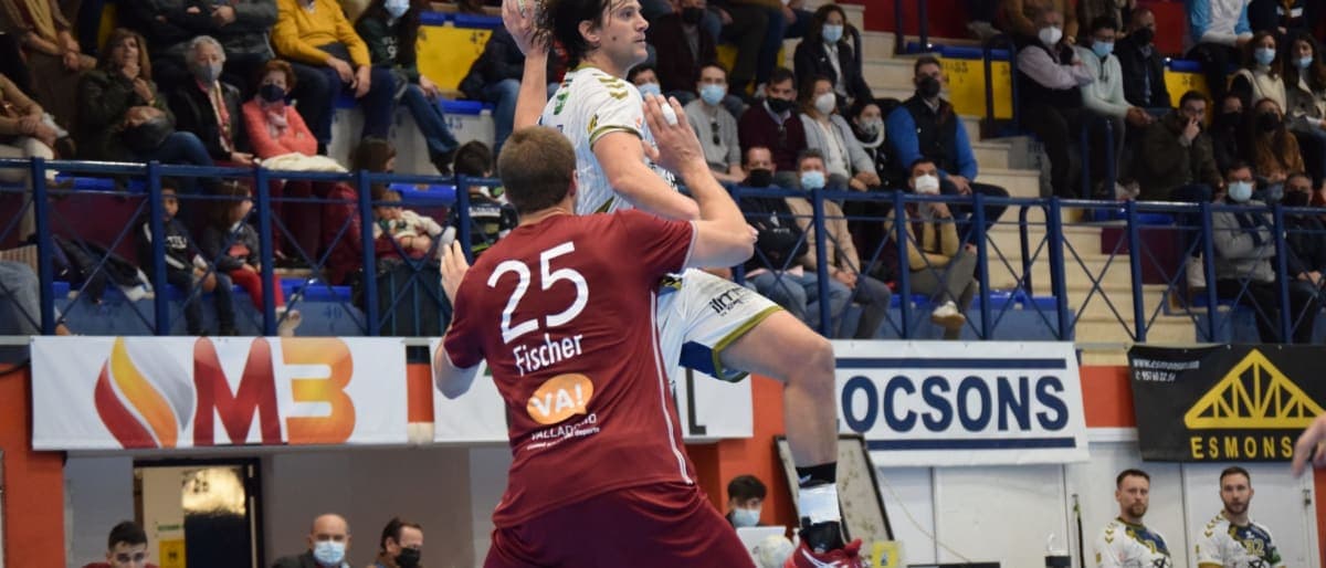 COMUNICADO OFICIAL: Luisfe seguirá unido al Ángel Ximénez: «Siento que juego en «mi club» y es algo que llevaba muchos años que no tenía una sensación tan intensa».