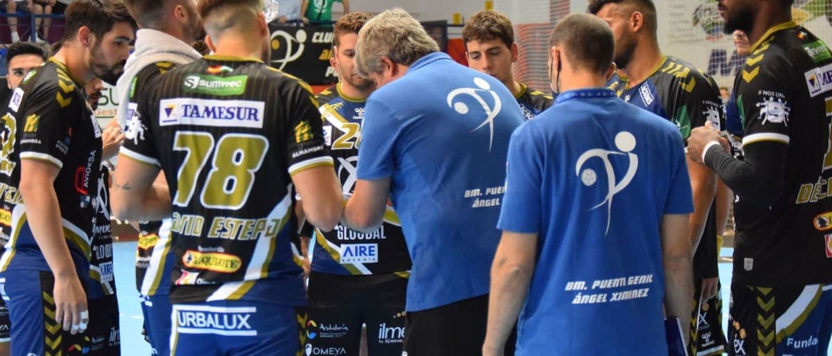 LIGA SACYR ASOBAL: Paco Bustos: «Bidasoa está jugando a un grandísimo nivel»