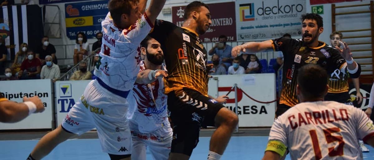LIGA SACYR ASOBAL: El Ángel Ximénez se queda sin premio ante Ademar en el último segundo (26-27)