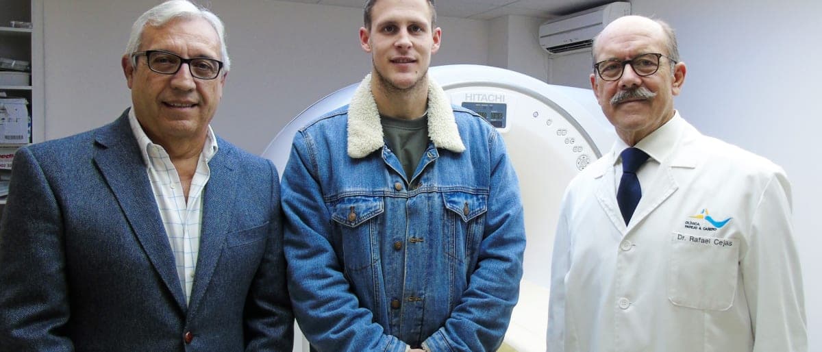 Víctor Alonso pasa reconocimiento médico en la Clínica Parejo y Cañero Hospital de Día