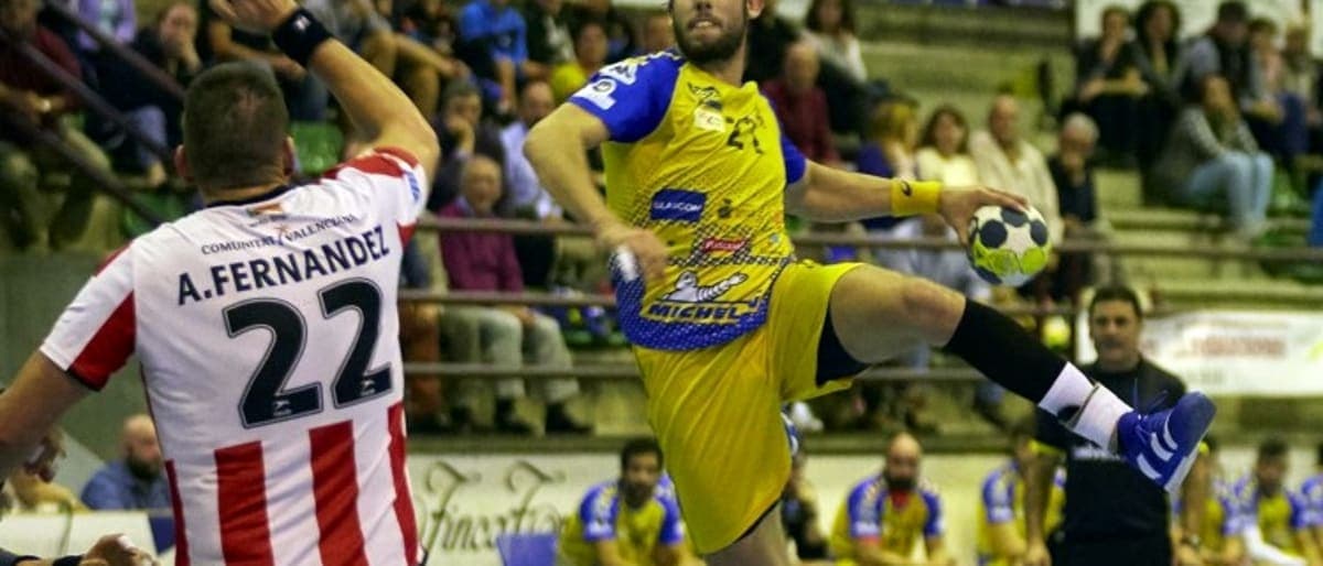 El lateral zurdo André Amorim, tercer fichaje del Ángel Ximénez – AVIA