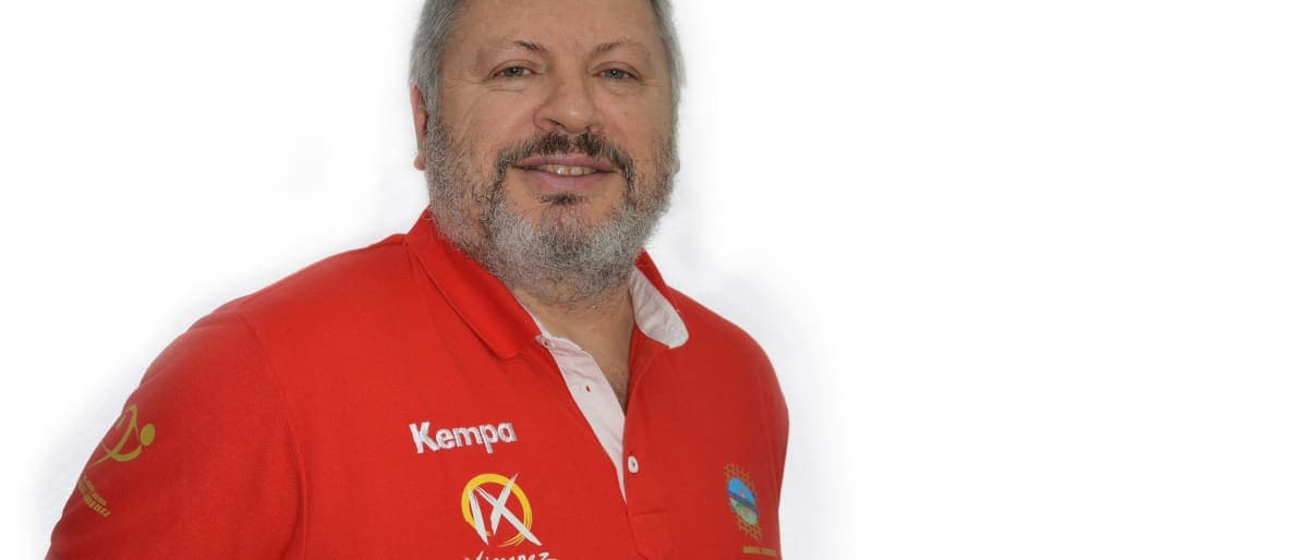 El técnico Julián Ruiz renueva su compromiso con el equipo Asobal