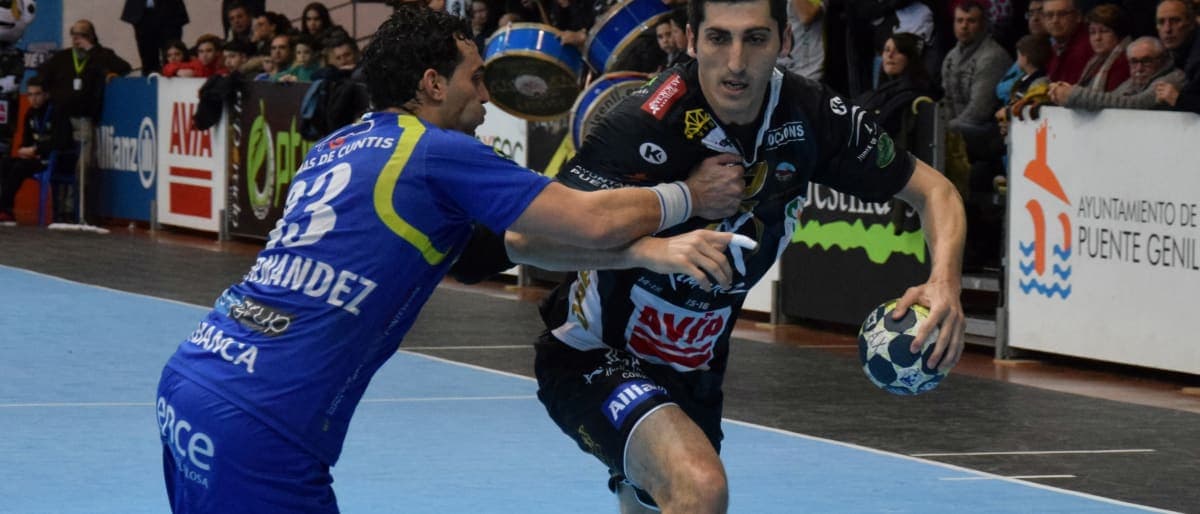 Victoria ante Teucro para cerrar una “semana perfecta” (25-21)