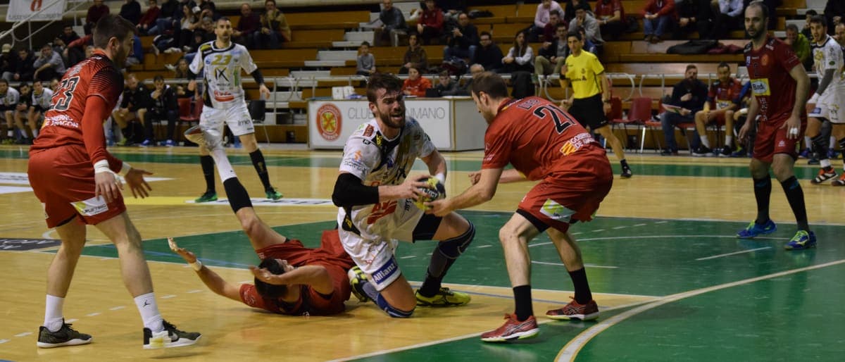 El Ximénez – AVIA cae ante Bada Huesca y se aferra a la vuelta en casa (33-28)