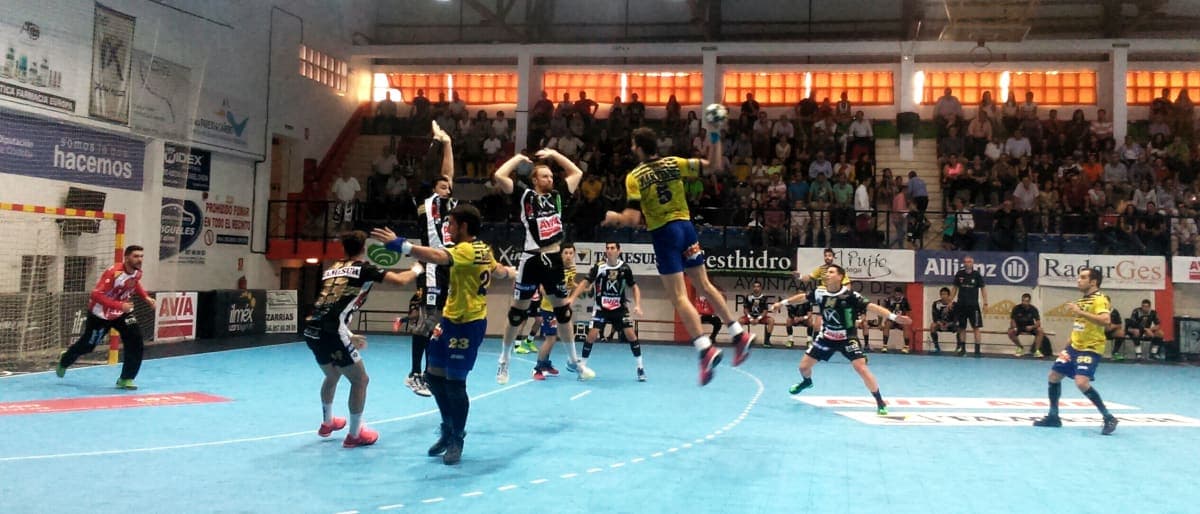 El Ángel Ximénez – AVIA sella un épico empate ante el Bidasoa Irún (30-30)