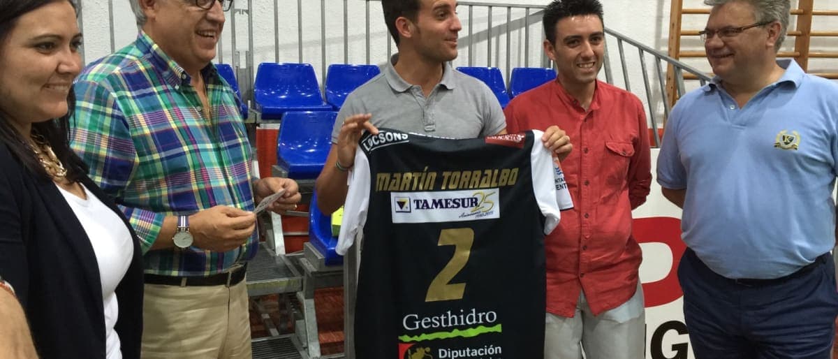 BM ÁNGEL XIMÉNEZ recibe la visita del Diputado de Deportes de la Diputación de Córdoba, Martín Torralvo