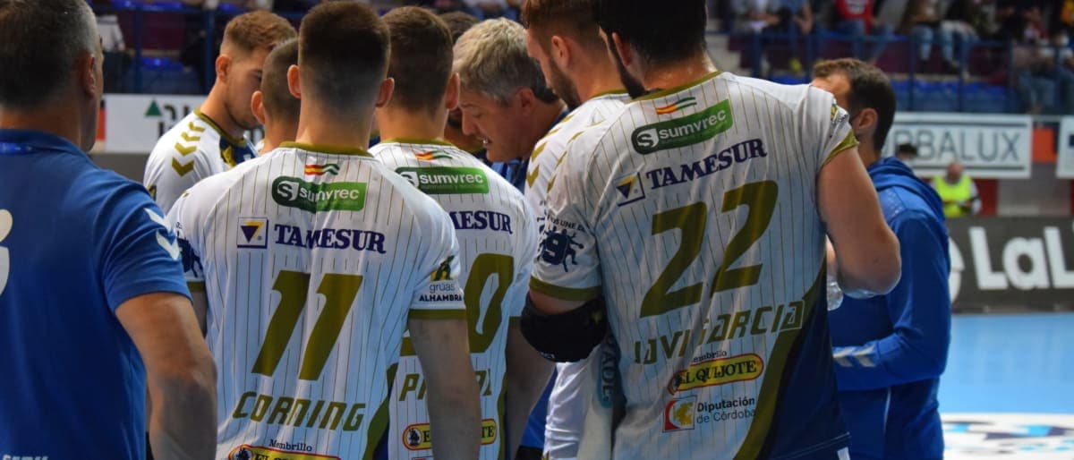 LIGA SACYR ASOBAL: Paco Bustos sobre la cita ante Fraikin BM Granollers: «Es importante reencontrarse con la victoria y dedicarla a la afición»