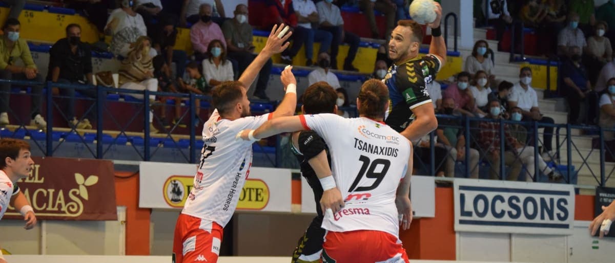 LIGA SACYR ASOBAL: El Ángel Ximénez no se desprende de la segunda plaza tras caer ante Viveros Herol BM Nava (31-33)