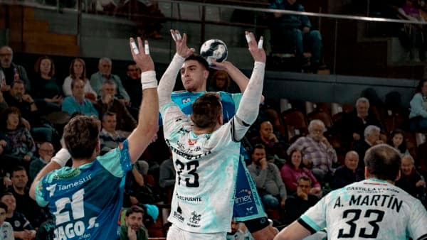 LIGA NEXUS ENERGÍA ASOBAL: Cruel final en León (29-28)