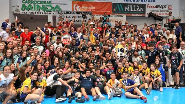 LIGA PLENITUDE: El Ángel Ximénez logra la permanencia con un imperioso triunfo sobre Bidasoa Irun (33-25)