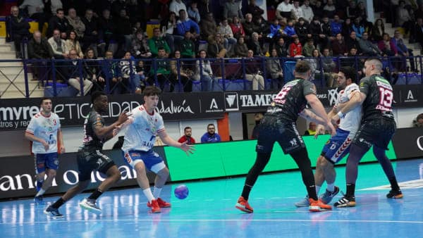 LIGA PLENITUDE: El Granollers se ceba con el Ángel Ximénez en el tramo final (28-35)