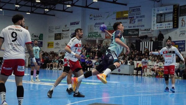LIGA PLENITUDE: El Ángel Ximénez muere de nuevo en la orilla (32-33)