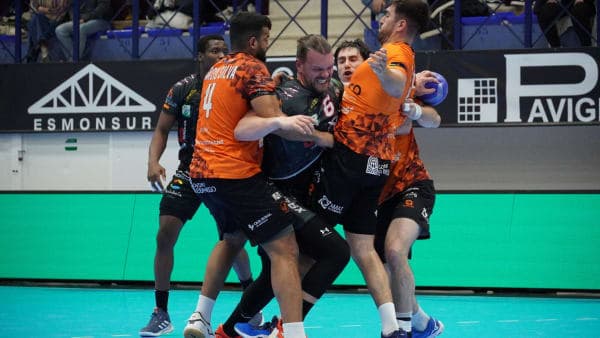 LIGA PLENITUDE: El Ángel Ximénez no puede con Bathco BM Torrelavega (26-30)