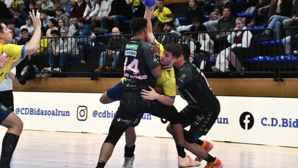 LIGA PLENITUDE: Sin opciones en Irún (31-25)