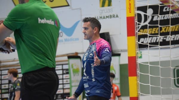 LIGA PLENITUDE: Álvaro De Hita sobre la visita a Torrelavega: «Espero un partido duro, pero creo que será igualado»