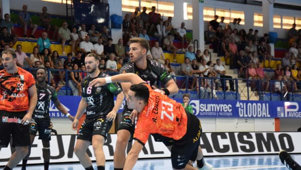 LIGA PLENITUDE: El Ángel Ximénez se queda a las puertas de dar la sorpresa ante Ademar (29-31)