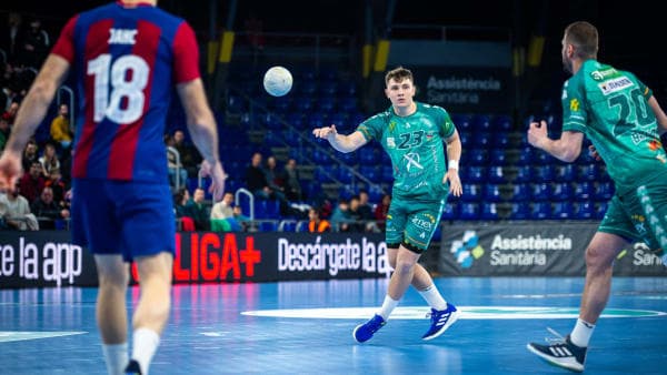 LIGA PLENITUDE: El Ángel Ximénez resistió como pudo ante el líder (32-18)