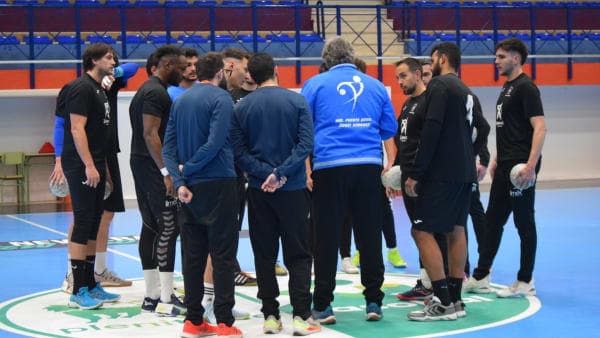 EQUIPO ASOBAL: El primer equipo regresa a los entrenamientos tras las vacaciones de Navidad