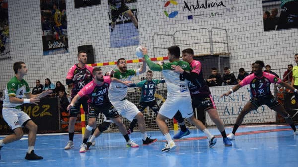 LIGA PLENITUDE ASOBAL: El Ángel Ximénez y Helvetia Anaitasuna firman tablas en el marcador tras un intenso duelo (33-33)