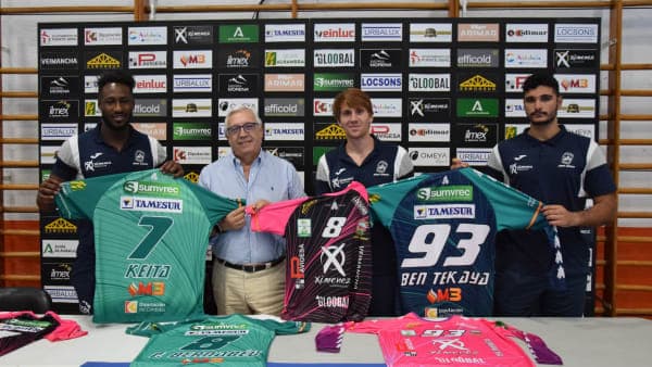 EQUIPO ASOBAL: Presentación oficial de los jugadores Mams Keita, Paco Bernabéu y Fradj Ben Tekaya