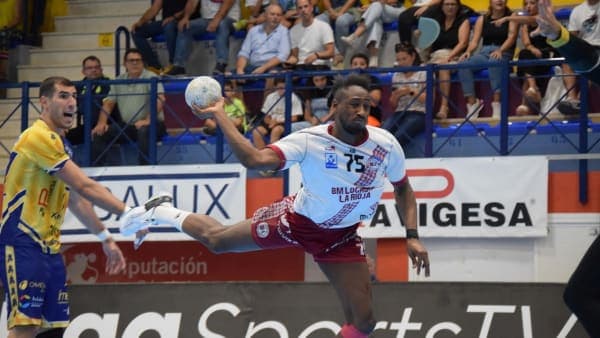COMUNICADO OFICIAL: El extremo izquierdo Mams Keita se suma al proyecto de la temporada 2023-2024 de ASOBAL