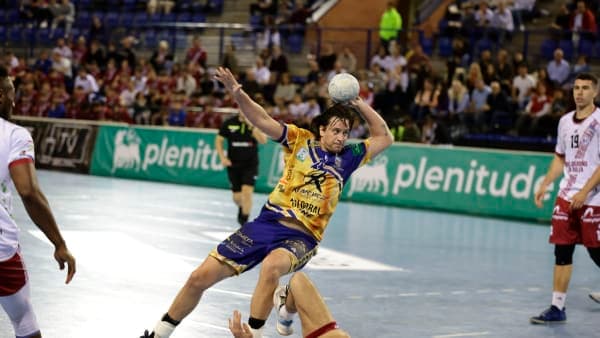 LIGA PLENITUDE ASOBAL: El Ángel Ximénez se queda sin premio en La Rioja (32-30)