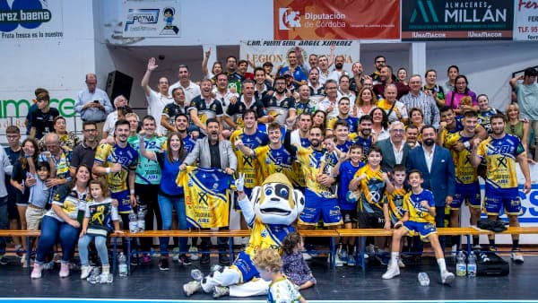 LIGA ASOBAL: El Ángel Ximénez brinda a la grada una importante victoria sobre Cisne (34-32)