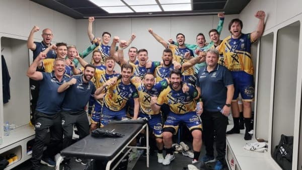 LIGA ASOBAL: El Ángel Ximénez asalta la Catedral con una remontada épica en el último parcial (28-29)