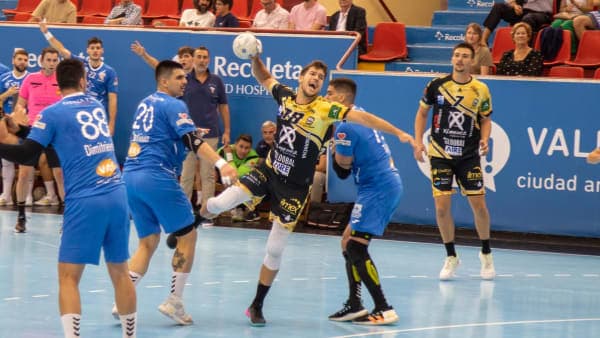 LIGA ASOBAL: El Ángel Ximénez se queda sin opciones ante Recoletas Atlético Valladolid (33-29)