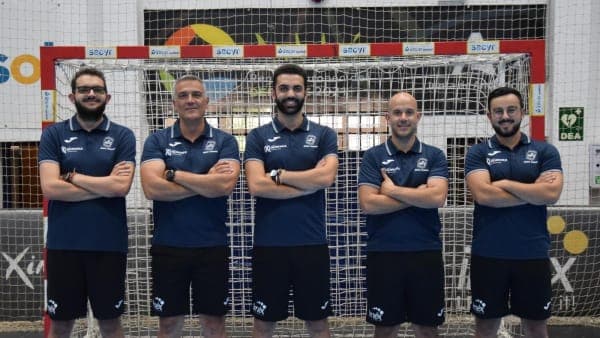CLUB: Los pontaneses Agus Avilés y Juanje Leiva asumen los roles de segundo entrenador y preparador físico del equipo ASOBAL