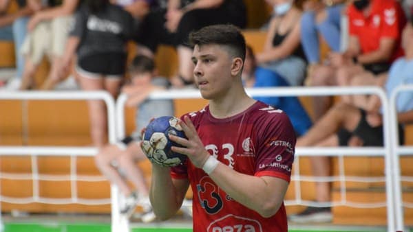 COMUNICADO OFICIAL: El central argentino Martín «Tincho» Jung, nuevo jugador de Ángel Ximénez hasta 2025