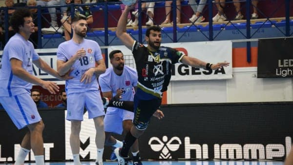 LIGA SACYR ASOBAL: El Ángel Ximénez planta cara a un Barça campeón que no falló en su enésima visita a Puente Genil (27-34)