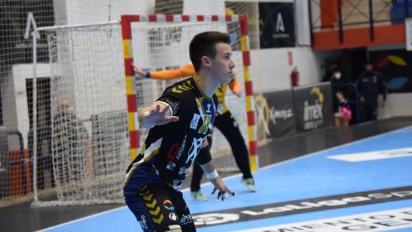 LIGA SACYR ASOBAL: Dos puntos en juego y dos equipos necesitados: Ángel Ximénez recibe este domingo a Recoletas Atlético Valladolid.