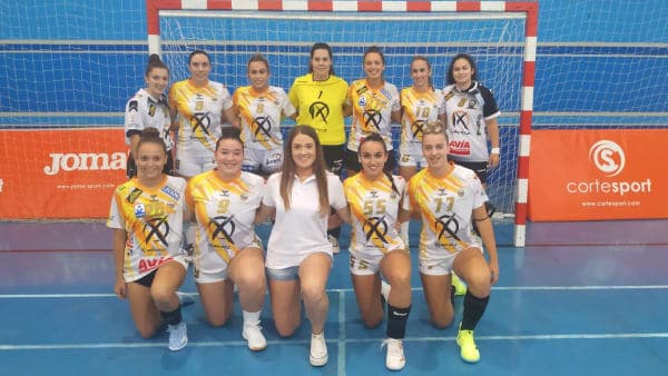 EQUIPOS SÉNIOR: El sénior femenino tira de épica y suma su primer triunfo en pretemporada (24-26)