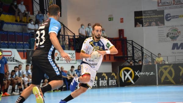 LIGA SACYR ASOBAL: El Ángel Ximénez se luce ante Unicaja Banco Sinfín para firmar su primer triunfo liguero (33-27)