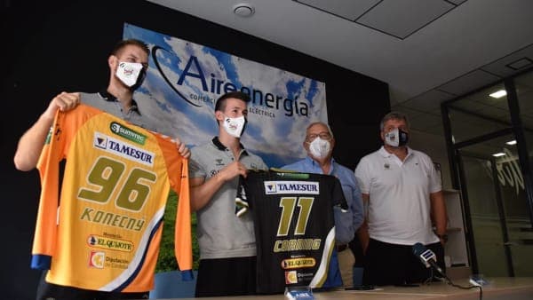EQUIPO ASOBAL: Aire Energía acoge la presentación de los jugadores Michal Konecný y Sean Corning