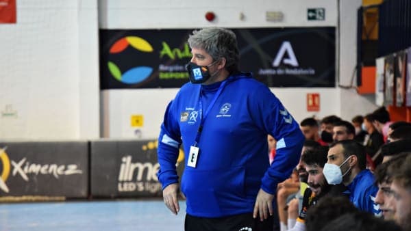 LIGA SACYR ASOBAL: Paco Bustos tras conseguir la permanencia en ASOBAL: “Súper felices, esa es la palabra”