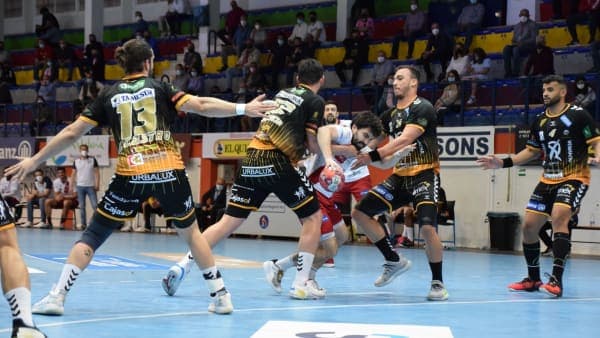 LIGA SACYR ASOBAL: El Ángel Ximénez asegura su permanencia a pesar de caer ante BM Logroño La Rioja (34-36)