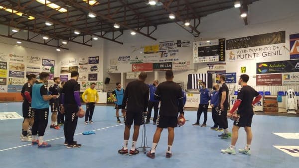 EQUIPO ASOBAL: El Ángel Ximénez regresa a los entrenamientos sin los internacionales Joao Da Silva y Adi Ahmetasevic