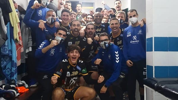 LIGA SACYR ASOBAL: Un imponente Ángel Ximénez deja sin opciones a Bidasoa Irun (26-23)