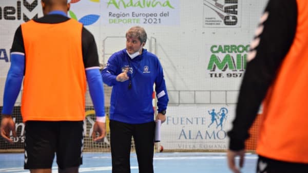 EQUIPO ASOBAL: Paco Bustos regresa a los entrenamientos del equipo ASOBAL tras recibir el alta médica