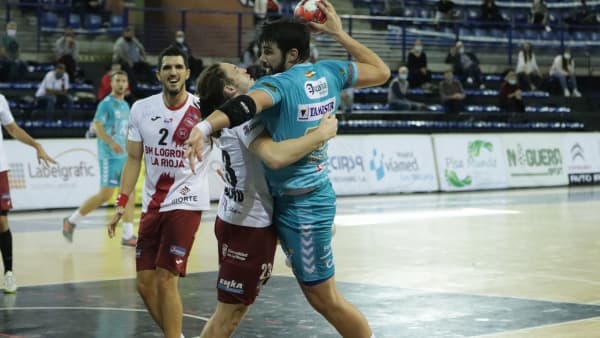 LIGA SACYR ASOBAL: El Ángel Ximénez ofrece un gran partido a pesar de la derrota ante Logroño (27-23)
