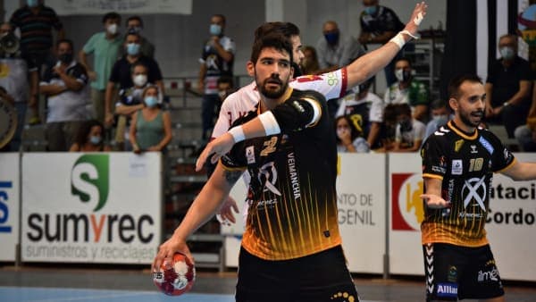 LIGA SACYR ASOBAL: Javi García: «Tenemos que ir motivados al partido de Cangas»