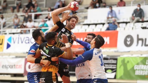 LIGA SACYR ASOBAL: El Ángel Ximénez se queda sin premio tras mostrar su mejor versión en Granollers (32-31)