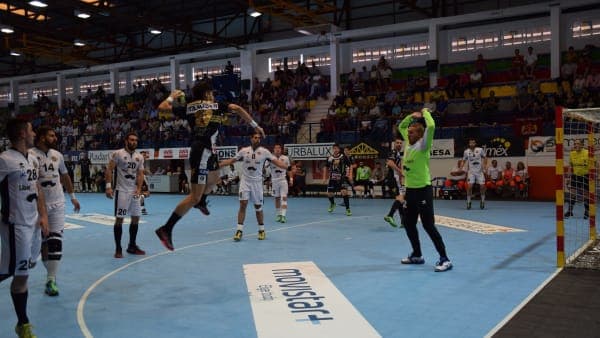 COMUNICADO OFICIAL: El extremo zurdo Manu Díaz regresa al Ángel Ximénez – AVIA
