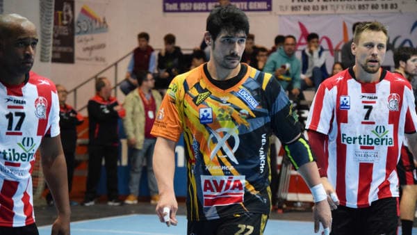 LIGA ASOBAL: Duelo de rivales directos entre Ángel Ximénez – AVIA y Frigoríficos Morrazo en el Miguel Salas