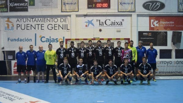 TROFEO DE FERIA: El Ángel Ximénez – AVIA puso a prueba sus novedades en un derbi que acabó llevándose Cajasur (27-29)